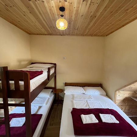 Guest House Shtepiza テス エクステリア 写真