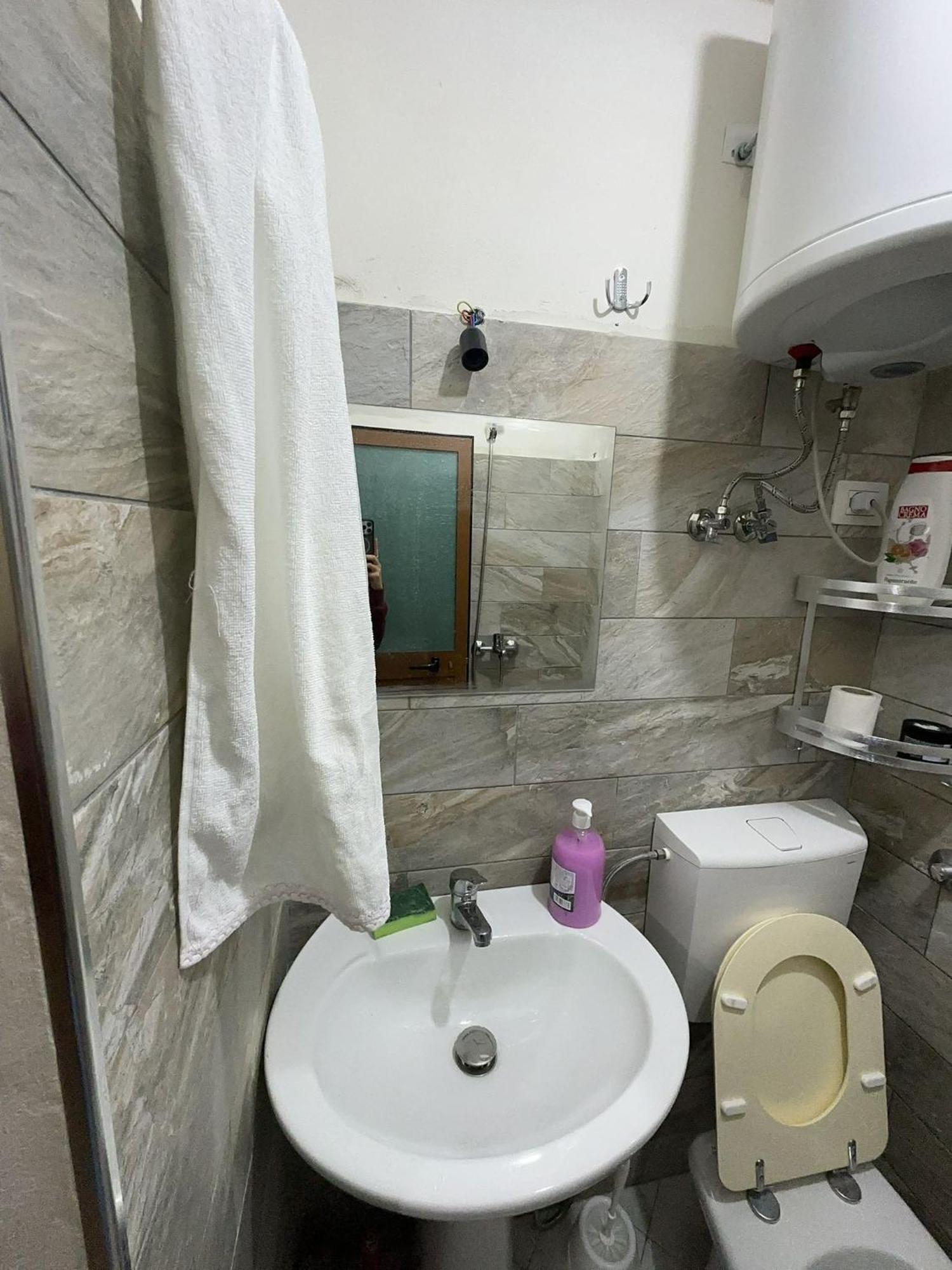 Guest House Shtepiza テス エクステリア 写真