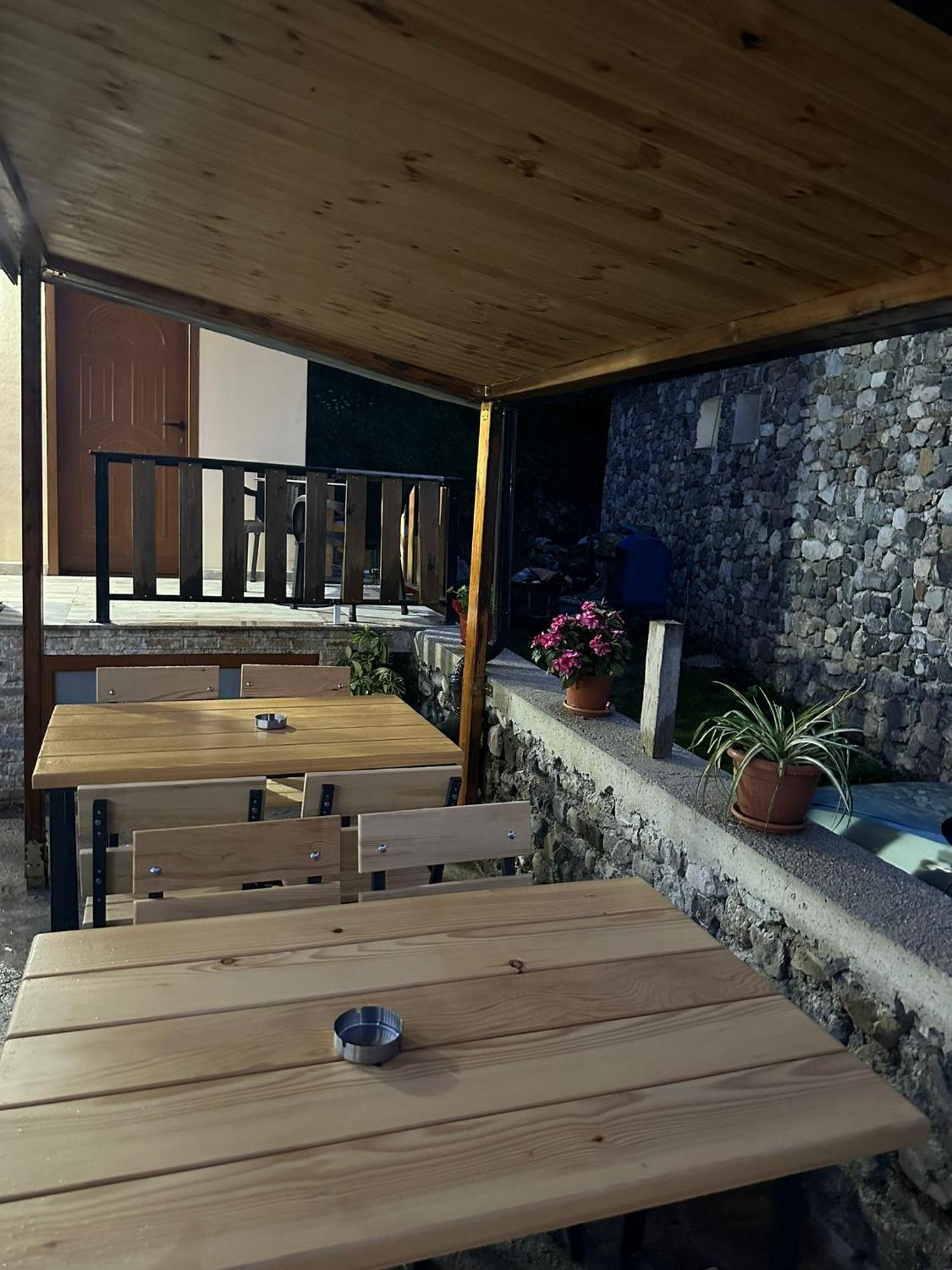 Guest House Shtepiza テス エクステリア 写真