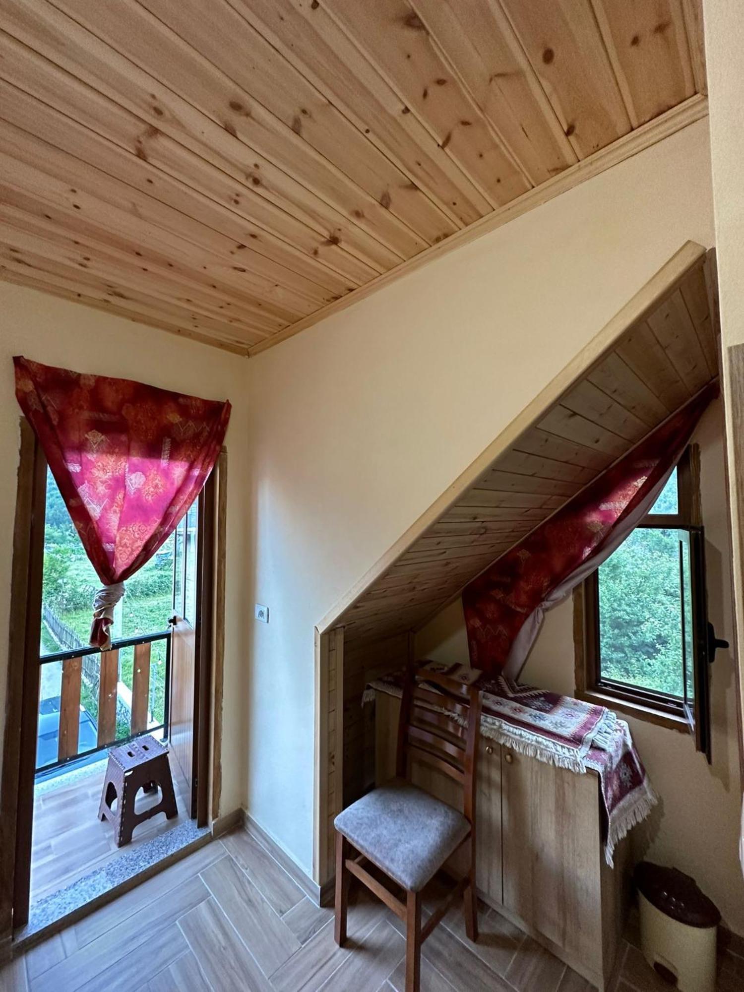 Guest House Shtepiza テス エクステリア 写真