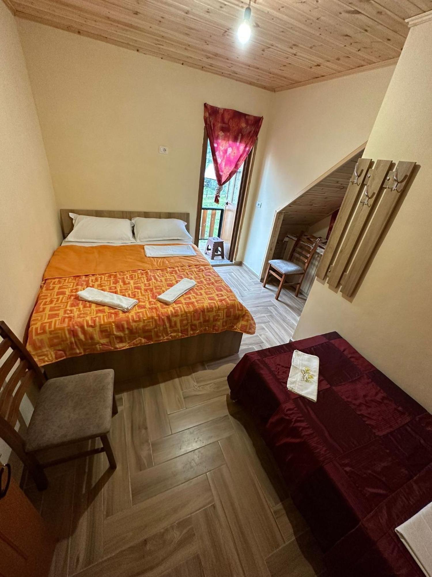 Guest House Shtepiza テス エクステリア 写真