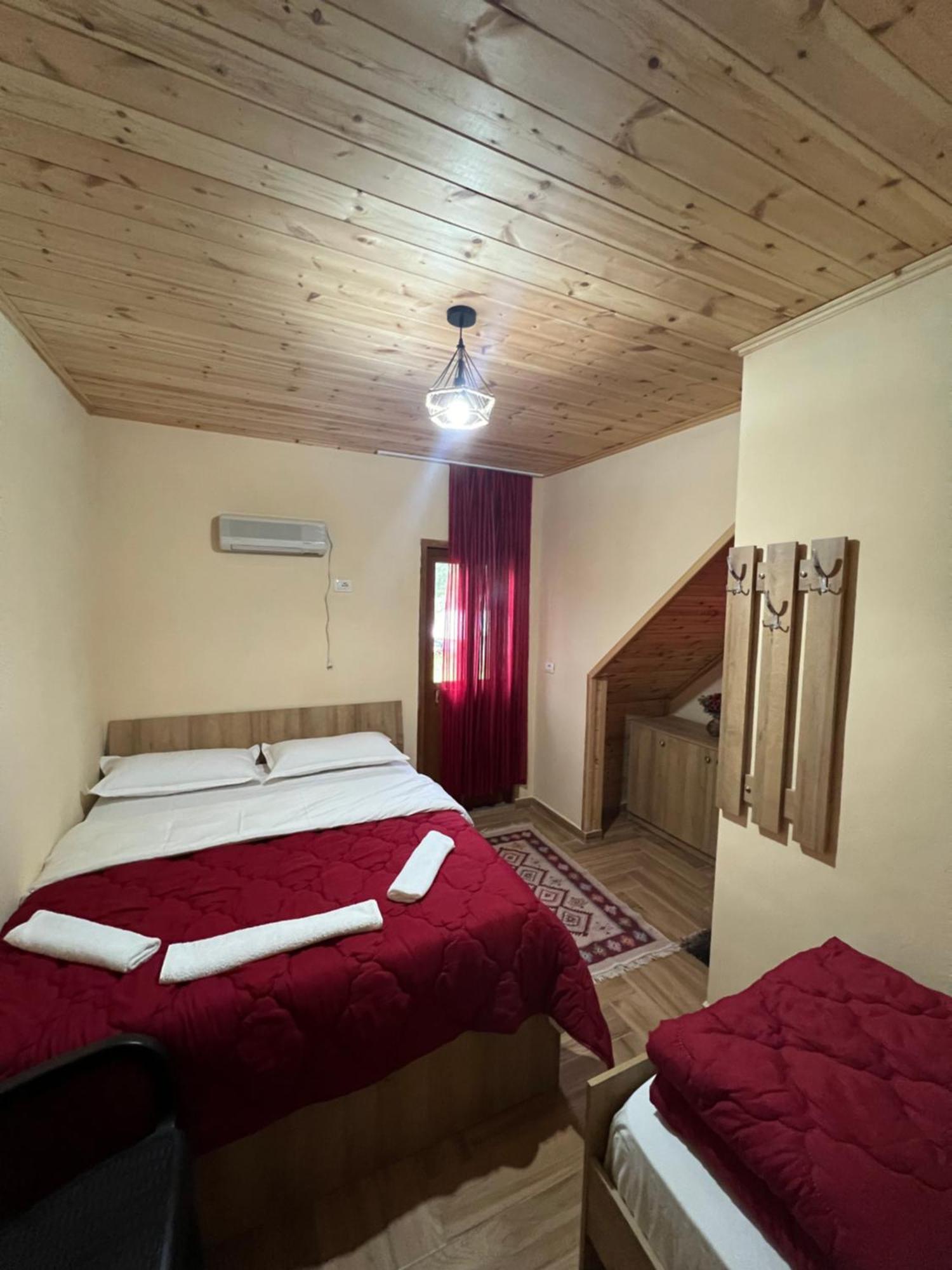Guest House Shtepiza テス エクステリア 写真