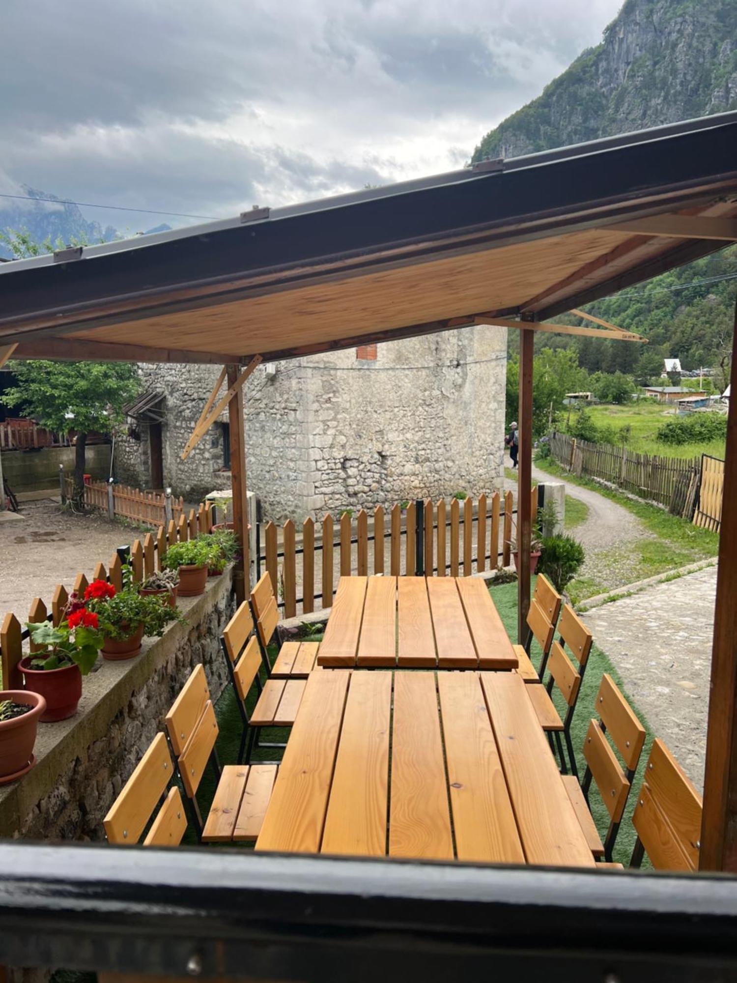 Guest House Shtepiza テス エクステリア 写真