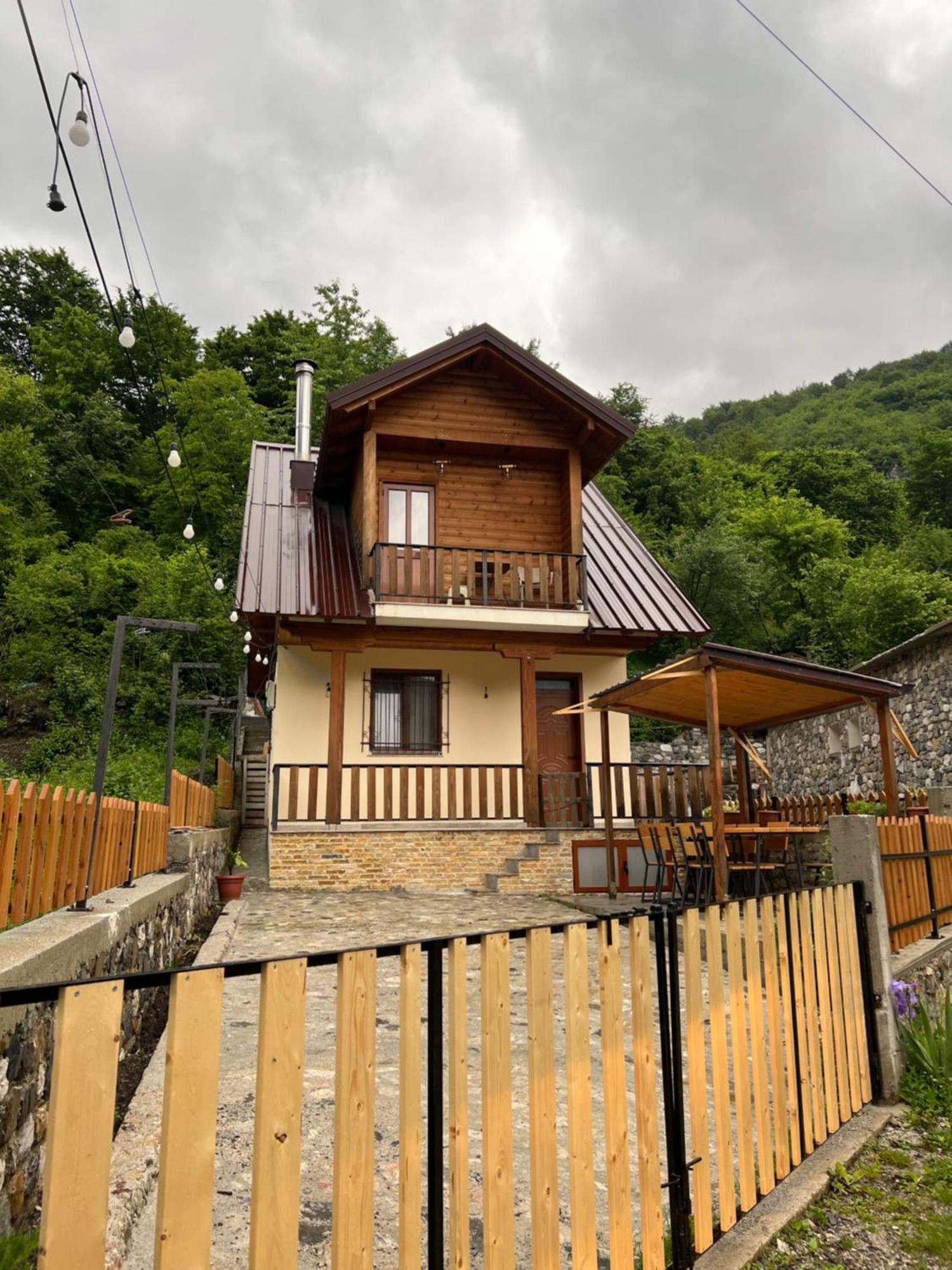 Guest House Shtepiza テス エクステリア 写真