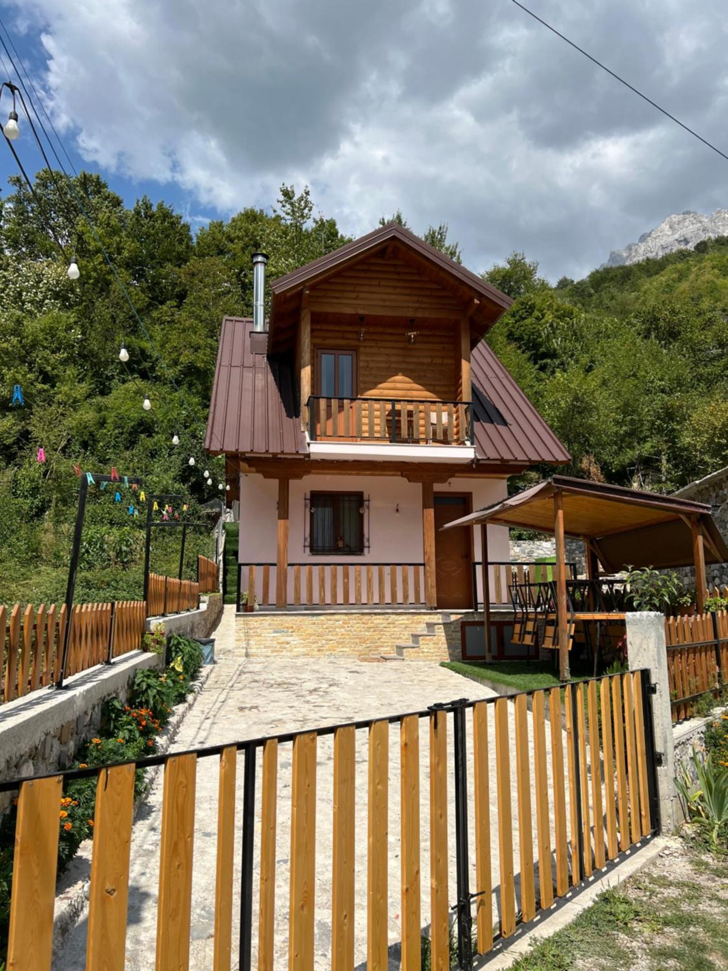 Guest House Shtepiza テス エクステリア 写真